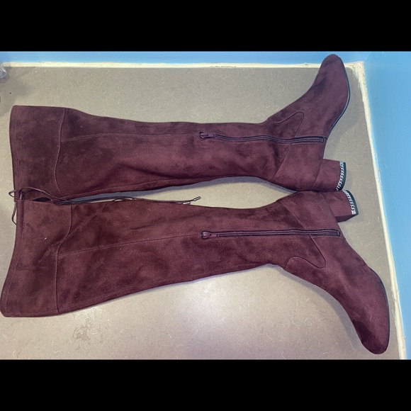 Newly worn, burgundy suede Michael Kors boots, Excellent condition - Picture 6 of 11